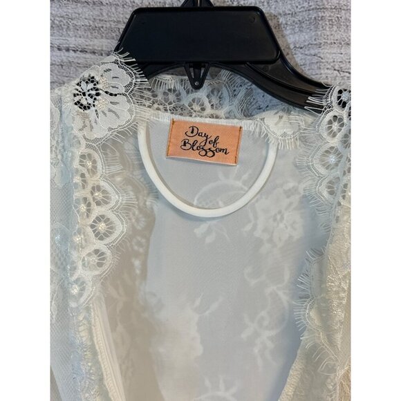 Day Of Blossom Lace Kimono Robe With Floral Design OS - Picture 2 of 3